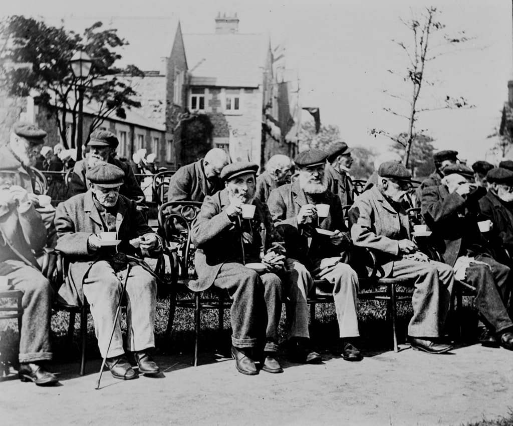 Elderly inmates of the Belfast Union workhouse ca. 1905